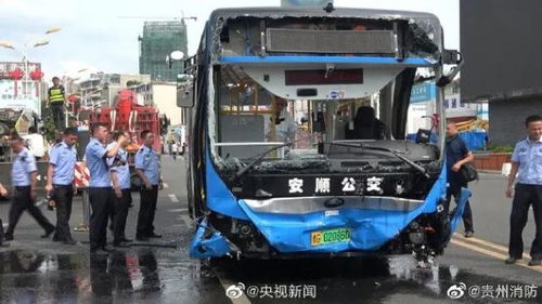 贵州坠湖公交5名学生遇难 52岁司机已身亡,23年来驾驶同一路公交